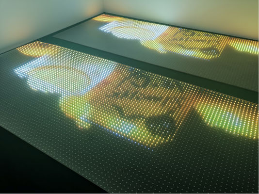 Ultra Thin Transparent LED Display Outdoor Transparent LED Screen Untuk jendela toko